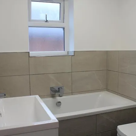 Fabulous One Bedroom In Centre 公寓 *