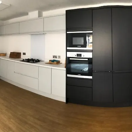 Fabulous One Bedroom In Centre 公寓 里彭