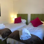 Fabulous One Bedroom In Centre *